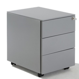 Caisson métallique ouvert, montrant les tiroirs pour le stockage.